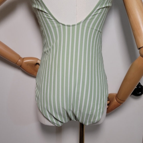 H&M Textured Sage Green & White Pinstripe Modest Swimsuit Size Medium - Picture 7 of 10